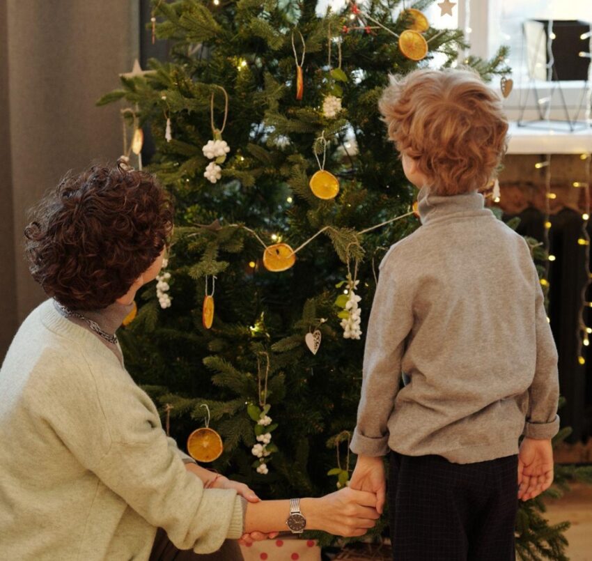 Create Memories with a Stunning Blue Christmas Tree